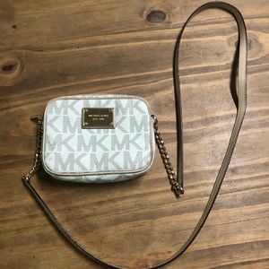 Micheal kors crossbody